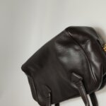 Loewe Logo Shoulder Bag — фото 19