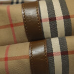 Burberry Logo Shoulder Bag — фото 18