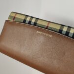 Burberry Logo Crossbody — фото 20
