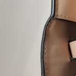 Burberry Logo Crossbody — фото 23