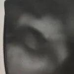 Valentino Garavani Calfskin Logo Clutch — фото 10
