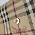 Burberry Logo Crossbody — фото 14