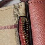 Burberry Logo Crossbody — фото 19