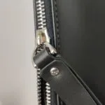 Valentino Garavani Calfskin Logo Clutch — фото 11