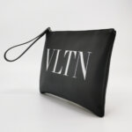 Valentino Garavani Logo Clutch — фото 2