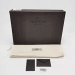 Valentino Garavani Calfskin Logo Clutch — фото 9