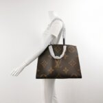 Louis Vuitton Onthego Gaint Monogram — фото 2