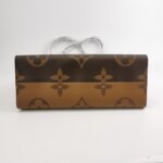 Louis Vuitton Onthego Gaint Monogram — фото 6