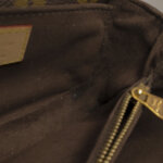 Louis Vuitton Pochette Metis East West S-lock — фото 10