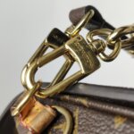 Louis Vuitton Pochette Metis East West S-lock — фото 13