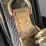 Louis Vuitton Pochette Metis East West S-lock — фото 17