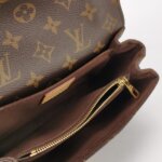 Louis Vuitton Pochette Metis East West S-lock — фото 7