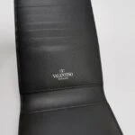 Valentino Garavani Calfskin Logo Shoulder Bag — фото 8