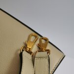 Burberry Title Logo — фото 13