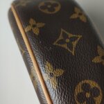 Louis Vuitton Loop Monogram — фото 16