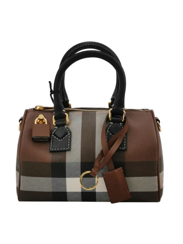 Винтажная сумка Burberry Freya