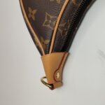 Louis Vuitton Loop Monogram — фото 19