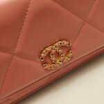 Chanel 19 Bag C — фото 16