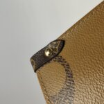 Louis Vuitton Onthego Gaint Monogram — фото 12