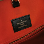 Louis Vuitton Onthego Gaint Monogram — фото 8