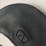 Valentino Garavani V logo Logo — фото 19