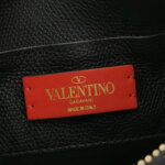 Valentino Garavani V logo Logo — фото 8