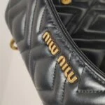 Miu Miu Quilted Calfskin Logo Crossbody — фото 16