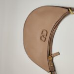 Valentino Garavani V logo Logo — фото 17