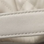 Chanel Quilted Lambskin Crossbody (Шанель) — фото 22