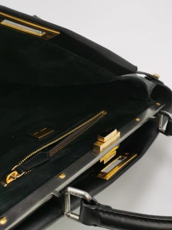 Fendi Peekaboo — продано