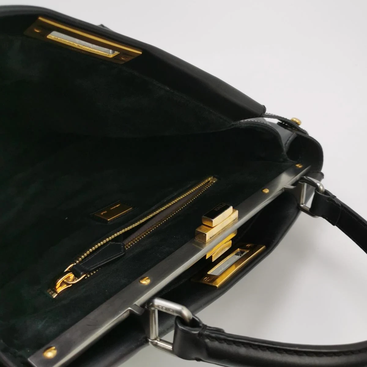 Fendi Peekaboo — продано