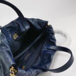 Chanel 22 Bag Logo — фото 7