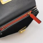 Valentino Garavani Vring V logo — фото 7