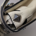 Valentino Garavani Calfskin Crossbody — фото 15