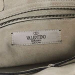 Valentino Garavani Calfskin Crossbody (Валентино) — фото 8