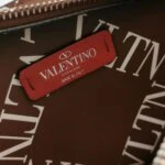 Valentino Garavani Belt Bag — фото 8