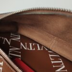 Valentino Garavani Belt Bag — фото 9