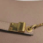 Valentino Garavani V Logo Logo (Валентино) — фото 11