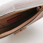 Valentino Garavani V logo Logo — фото 7