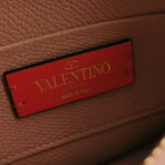 Valentino Garavani V logo Logo — фото 8