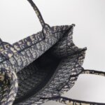 Dior Book Tote Oblique logo — фото 7