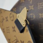 Louis Vuitton Pochette Metis Reverse S-lock — фото 11