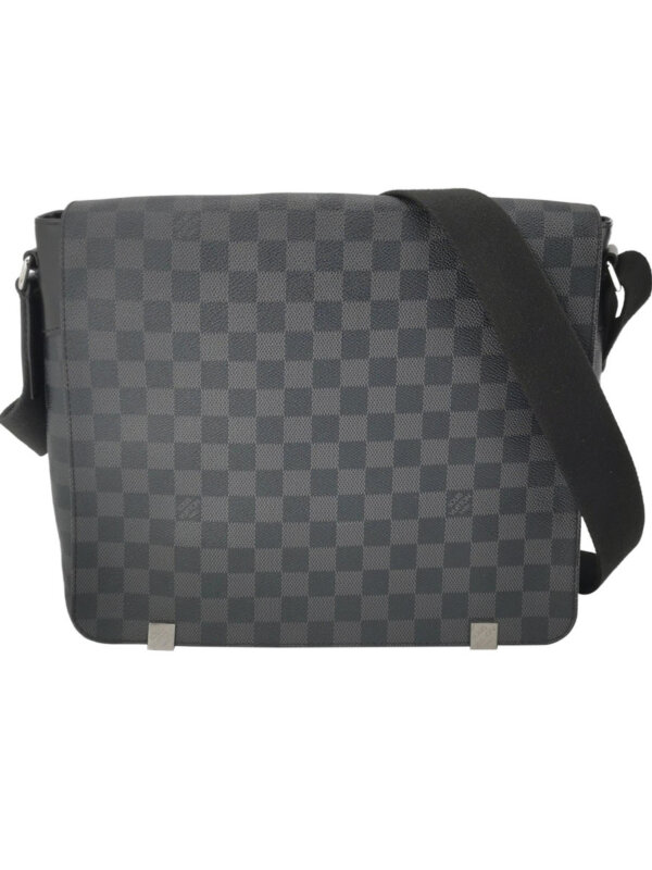 Louis Vuitton District