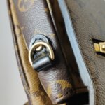 Louis Vuitton Pochette Metis S-lock — фото 13