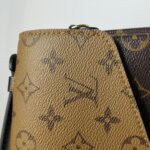 Louis Vuitton Pochette Metis S-lock — фото 17