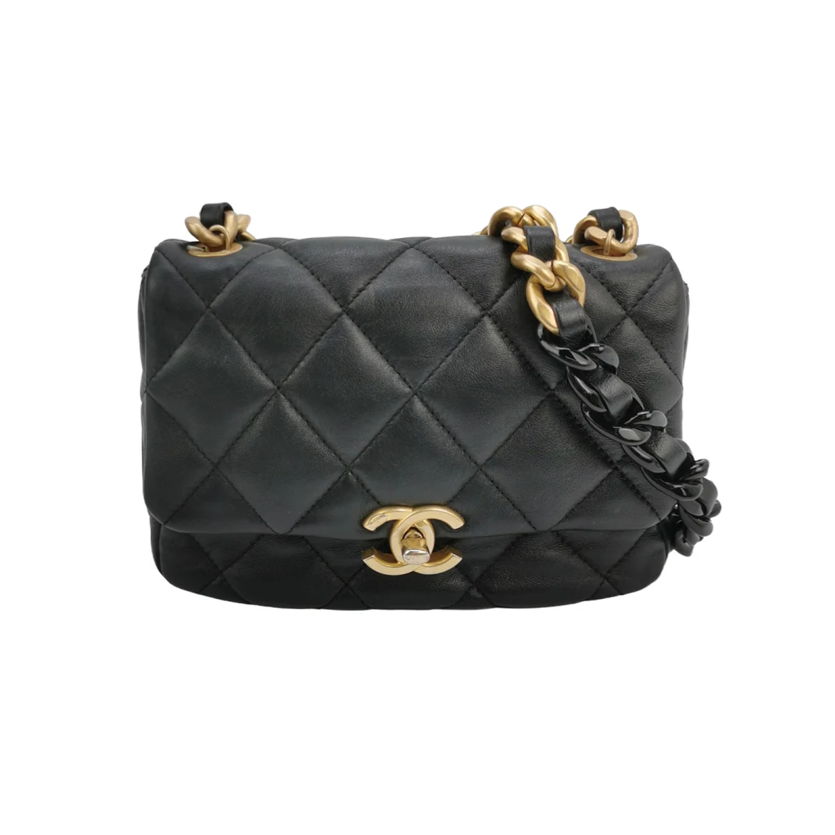 Chanel Flap Bag — продано