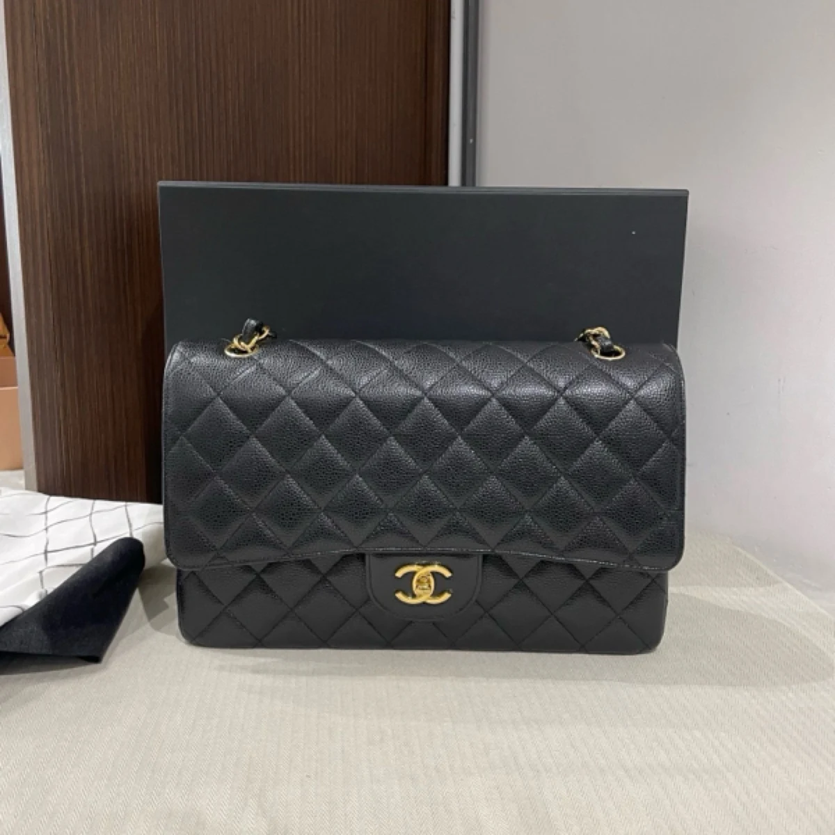 Chanel Classic Flap — продано