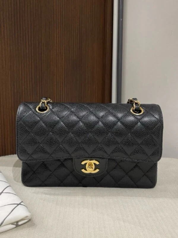 Chanel Classic Flap — продано