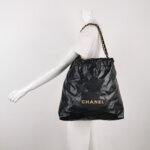 Chanel 22 Bag Logo — фото 2