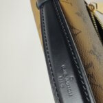 Louis Vuitton Pochette Metis Reverse S-lock — фото 18